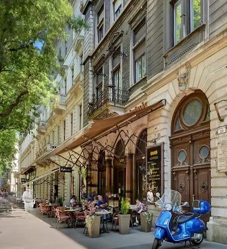 Venus - Opera Location شقة بودابست
